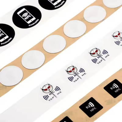 Hava koşullarına karşı dayanıklı 13.56MHz PVC RFID Sticker Etiketi NFC Ödeme Etiketi ISO14443A Protokolü