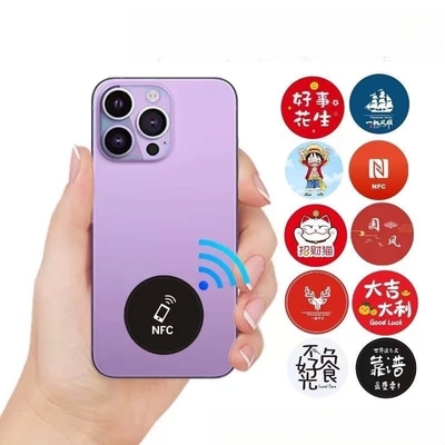 Özel Dijital Vizit Kartı Cep telefonu çıkartması Nfc Epoxy çıkartması Düz Nfc Sosyal Medya Etiketi Tüm Telefonlar için Nfc Etiketi